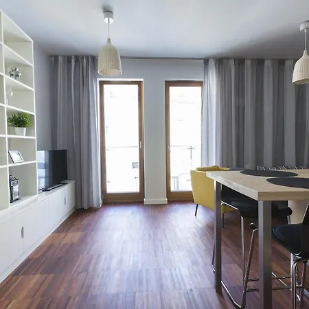 Homewell Stare Miasto Apartment *