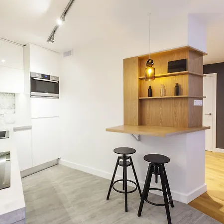 Homewell Stare Miasto Apartment *